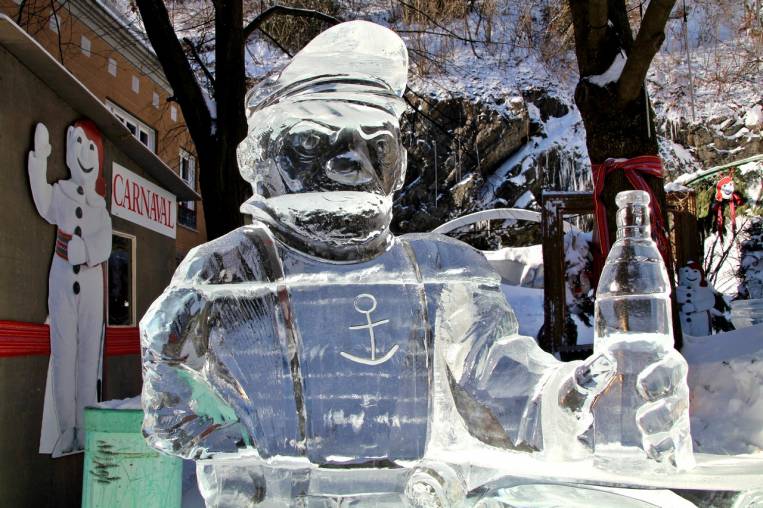 En el Carnaval de Quebec puedes ver numerosas esculturas de hielo.