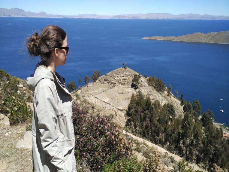 En la Isla del Sol puedes pasar horas mirando el lago Titicaca y no cansarte.