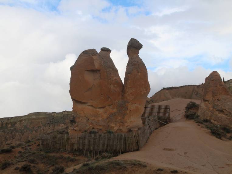 En el Valle Imaginario verás rocas con forma de camello (y más sorpresas).