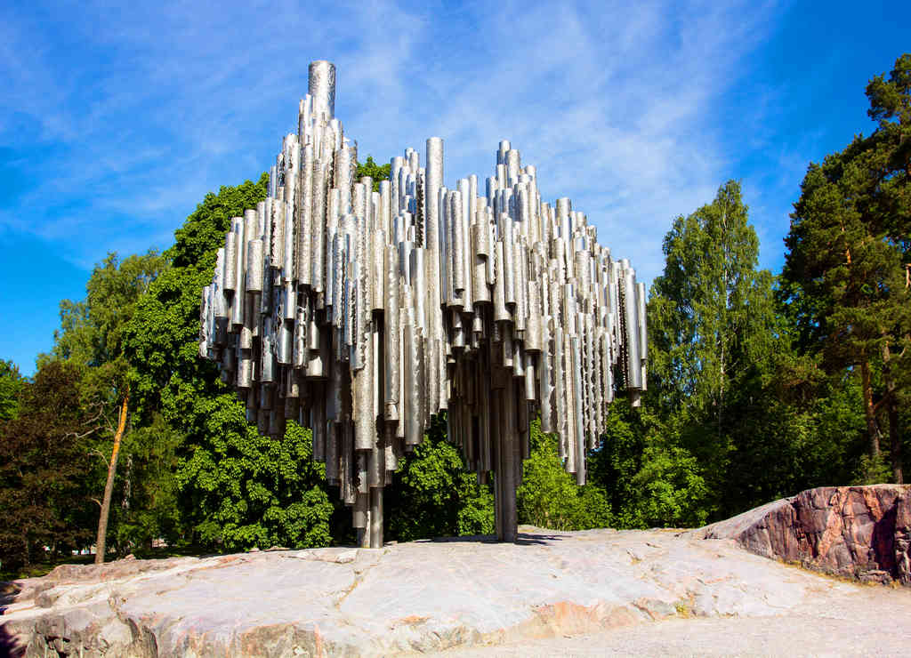 Los tubos de acero del monumento a Sibelius representan un bosque de abedules, el árbol nacional de Finlandia.