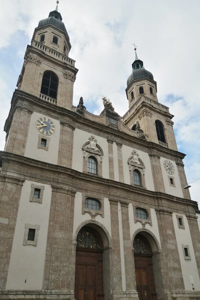 La Iglesia de los Jesuitas forma parte de la Universidad de Innsbruck.