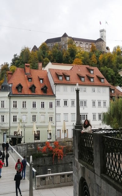 El castillo de Liubliana se ve desde prácticamente cualquier punto de la ciudad.