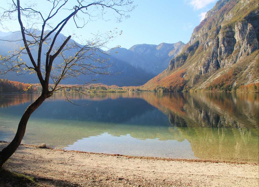 El lago Bohinj es uno de los más bonitos de Eslovenia.