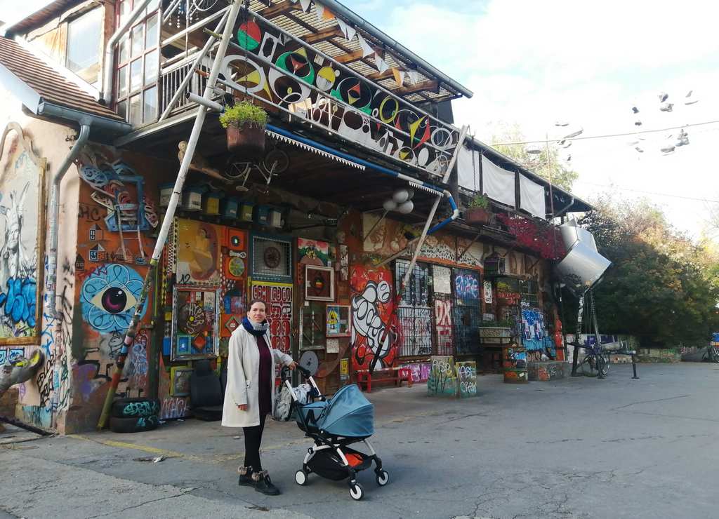 Metelkova mesto, el barrio alternativo que ver en Liubliana en un día.