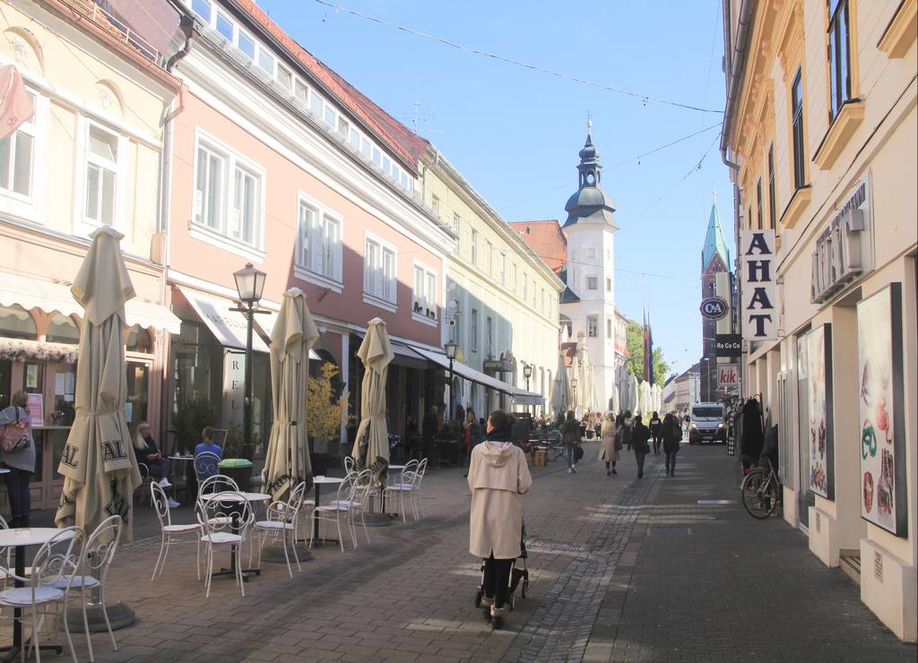 La calle Slovenska ulica es una de mis preferidas que ver en Maribor. La calle Slovenska ulica es una de mis preferidas que ver en Maribor.