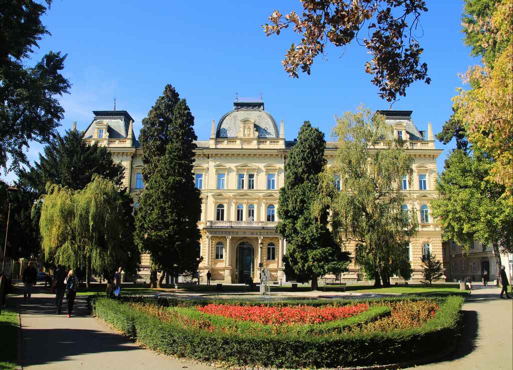 Maribor es un destino muy popular entre los estudiantes de la beca Erasmus. Maribor es un destino muy popular entre los estudiantes de la beca Erasmus.