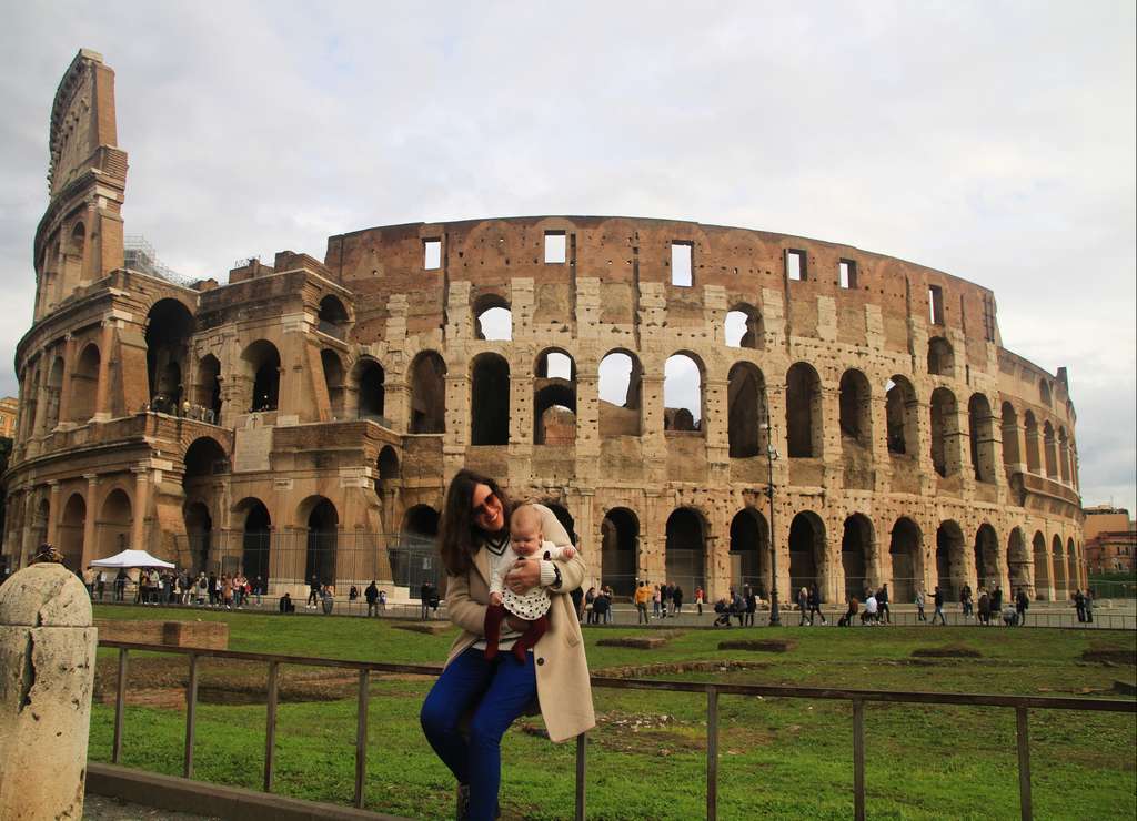 Te recomiendo comprar las entradas al Coliseo romano con gu铆a en espa帽ol.