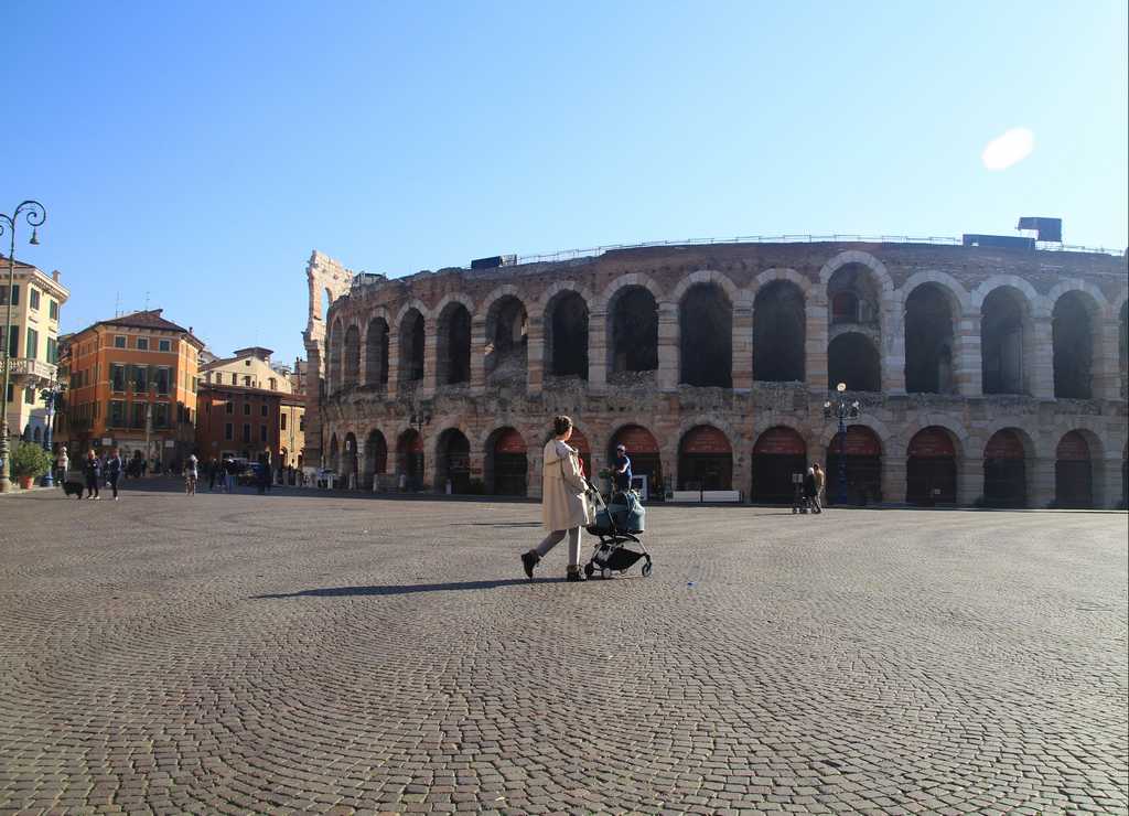 En este anfiteatro romano se celebra el famoso Festival de Verona en verano.