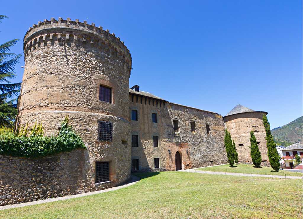 El Castillo de los Marqueses de Villafranca del Bierzo está en la parte alta de la villa.