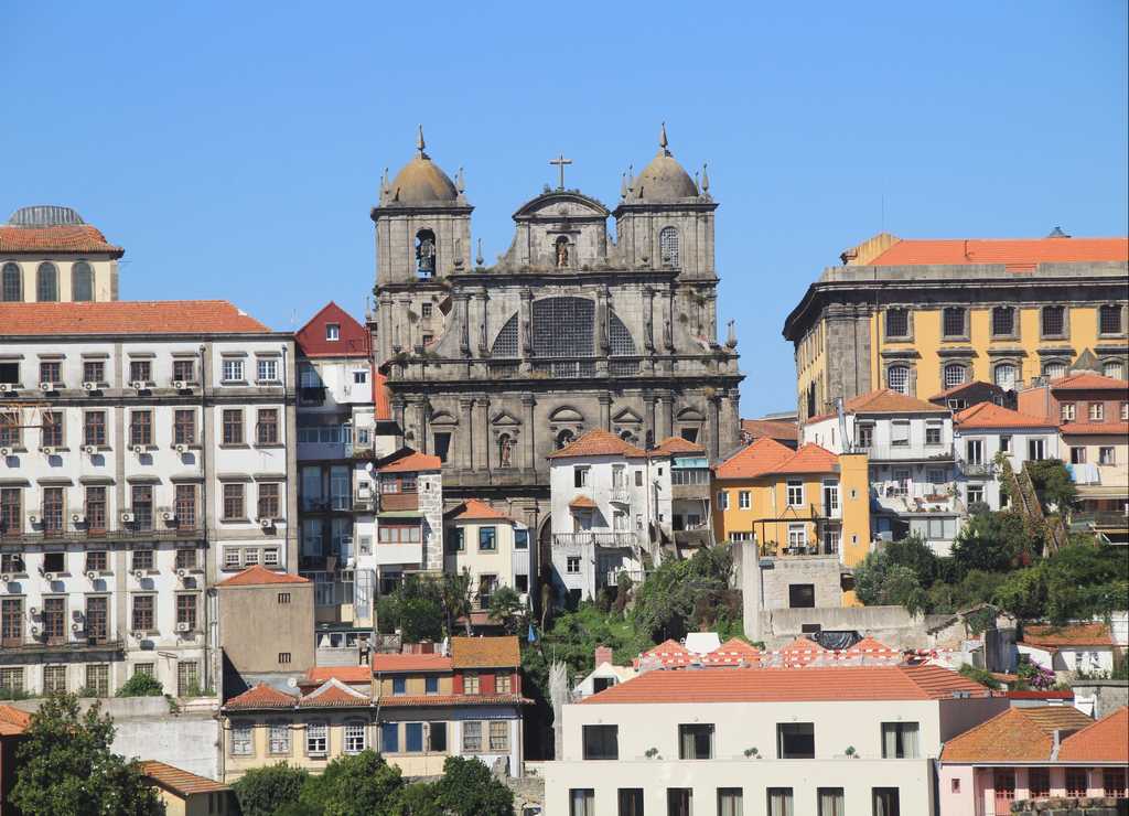 Las vistas del casco antiguo desde el barrio de Batalha, donde se encuentra la Catedral de Oporto, son alucinantes.