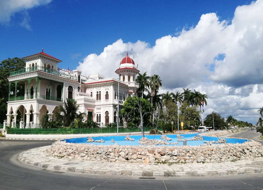 El Palacio de Valle en Cienfuegos no puede faltar en tu viaje a Cuba.