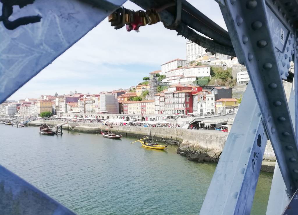 No te vayas de Oporto sin cruzar a pie el Puente Don Luis I.