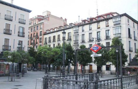 Cómo ir del Aeropuerto de Madrid al centro en bus, metro, tren y taxi