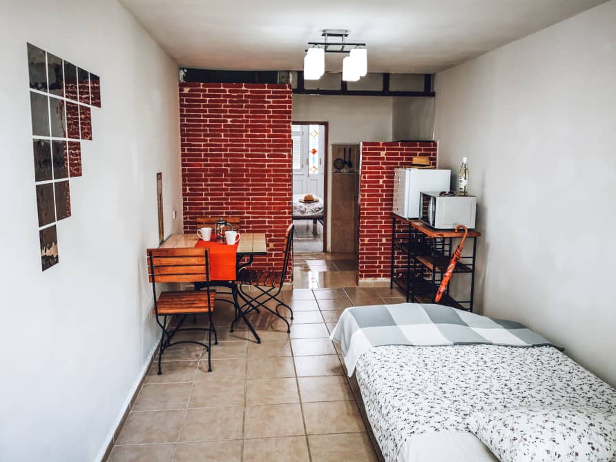 Esta casa particular en La Habana tiene capacidad para 4 personas.