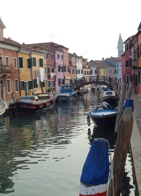 Burano está a 40 min en vaporetto de Venecia.