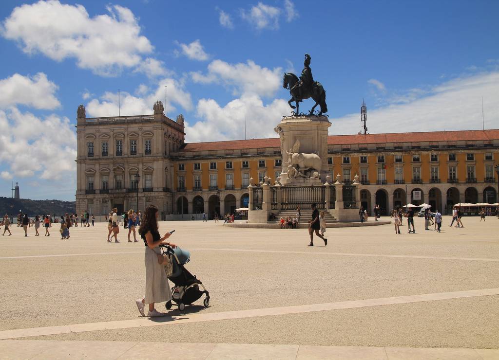 Viajar a Lisboa con bebés es posible, a pesar de sus calles empedradas y sus cuestas.
