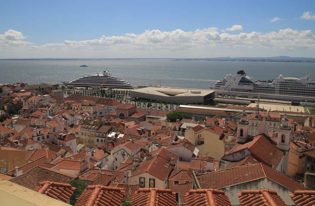 El Mirador de Santa Lucía es el más popular en Lisboa, aunque hay otros más bonitos para mi gusto.