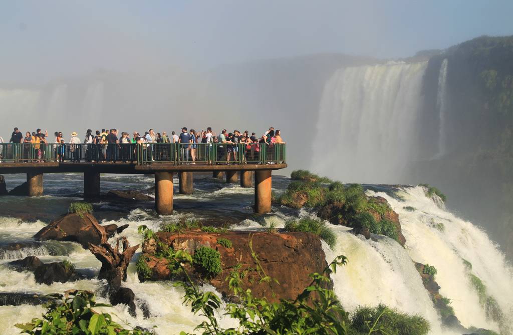 En el lado brasileño hay un único sendero para disfrutar de las Cataratas del Iguazú.