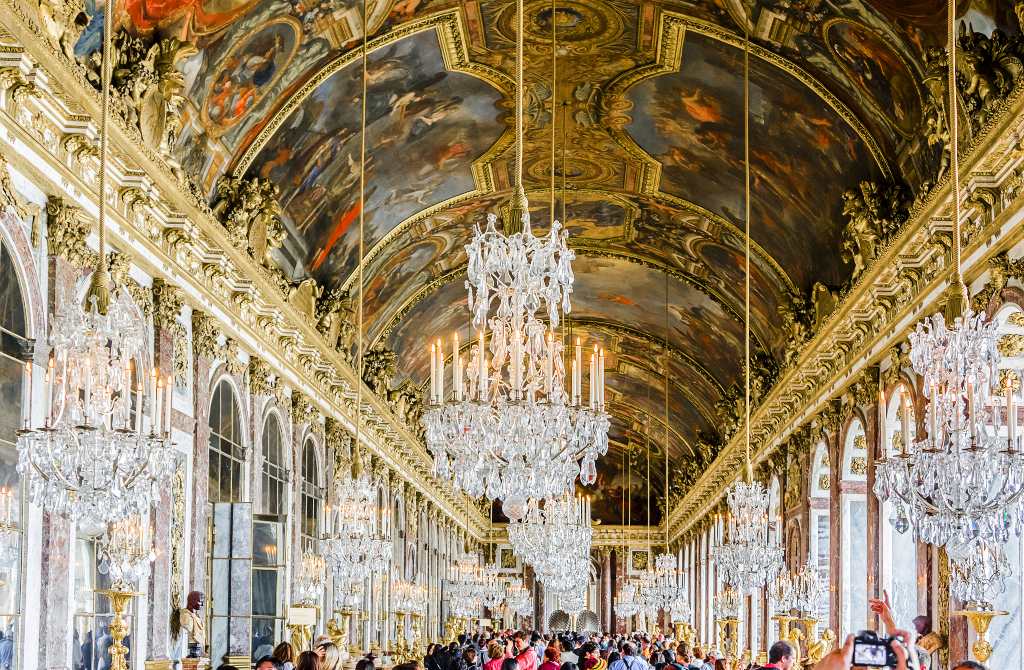 La Galería de los Espejos se construyó para sorprender a los invitados de Luis XIV. 