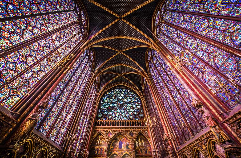 En tu ruta por París en un día no puede faltar la visita de la Sainte-Chapelle.
