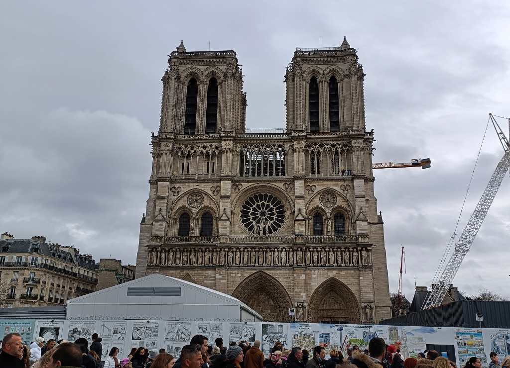 En mi primer viaje a París subí a las dos torres de la Catedral de Notre Dame y las vistas de la ciudad son muy bonitas.