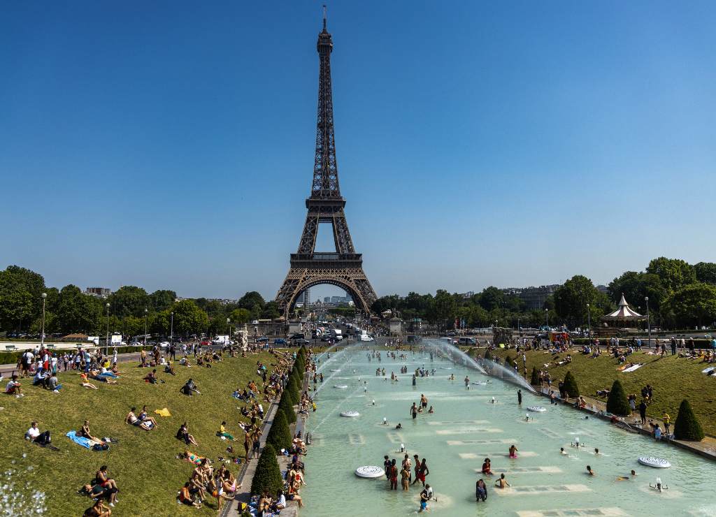 Desde los Jardines del Trocadero tienes unas vistas preciosas de la Torre Eiffel.