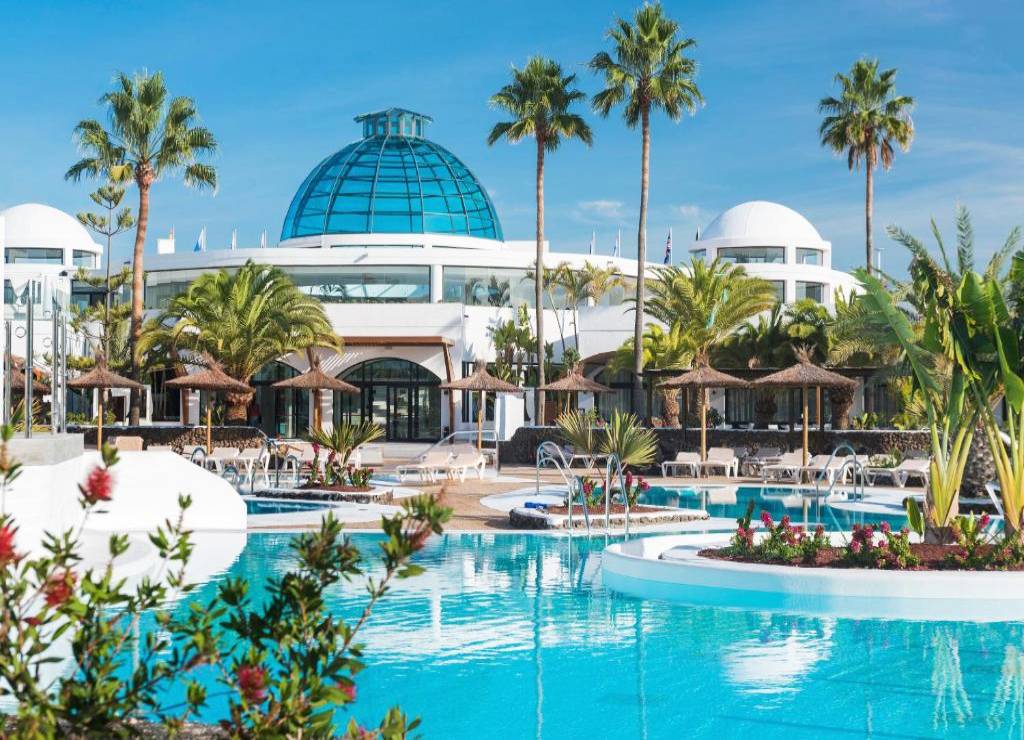 Si buscas un hotel todo incluido en Playa Blanca, el Elba Lanzarote Royal Village Resort es muy buena opción.