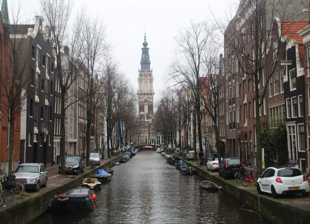 Oude Centrum es la mejor zona donde alojarse en Ámsterdam si quieres estar en pleno centro.