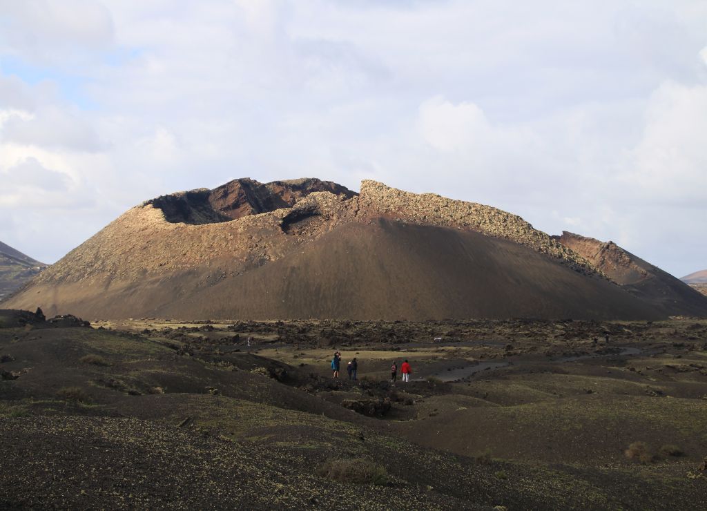 Cráter del volcán El Cuervo.