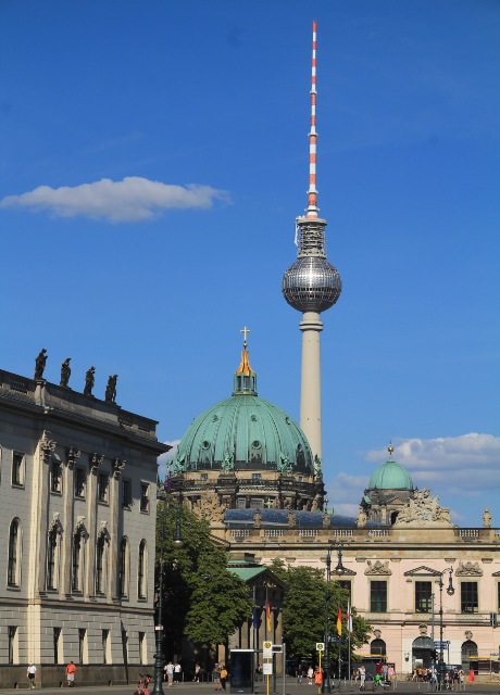 Una de las mejores panorámicas que ver en Berlín la tienes desde la Torre de la Televisión. 