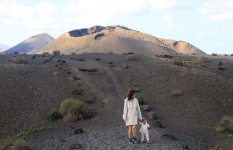 Ruta por Lanzarote en 5 días: volcanes, playas y sitios imprescindibles.