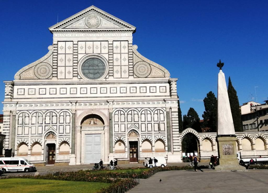 Uno de los mejores free tours en Florencia es el que recorre la capital de la Toscana por la noche.