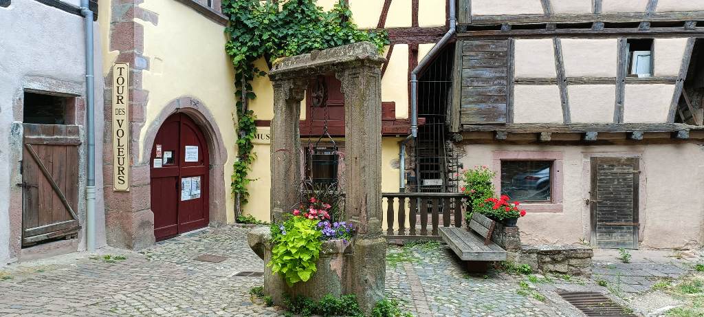 La Torre de los Ladrones es uno de los museos que ver en Riquewihr para conocer su historia.