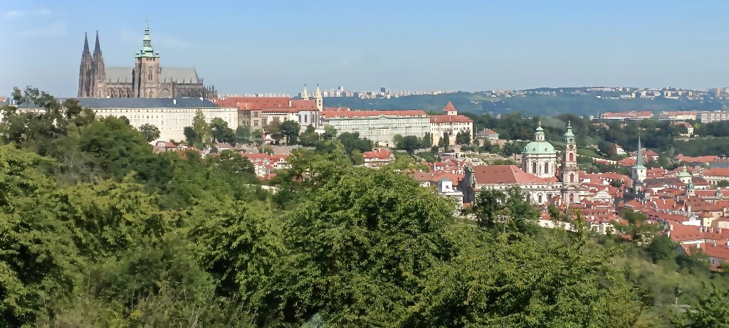 Vistas desde el Monte Petřín de Praga.