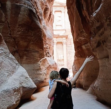 Cuánto cuesta viajar a Jordania: visita de Petra.