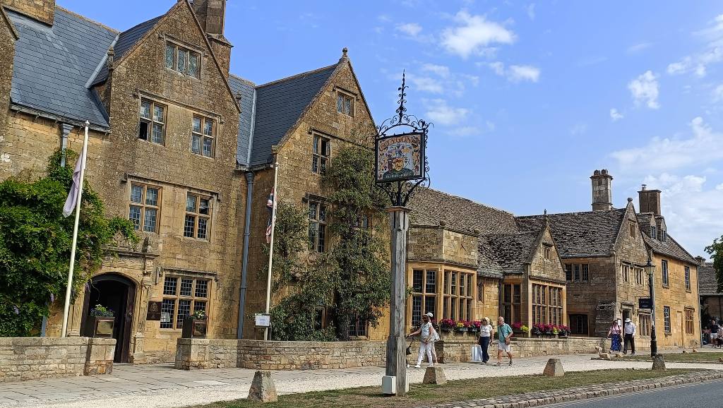Casas de piedra en Broadway durante la ruta por los Cotswolds.