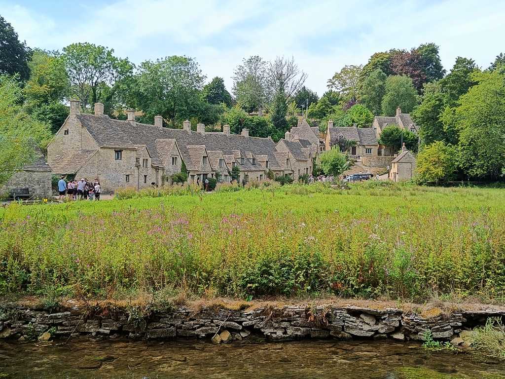 Bibury es uno de los pueblos con menos oferta de alojamientos en los Cotswolds.