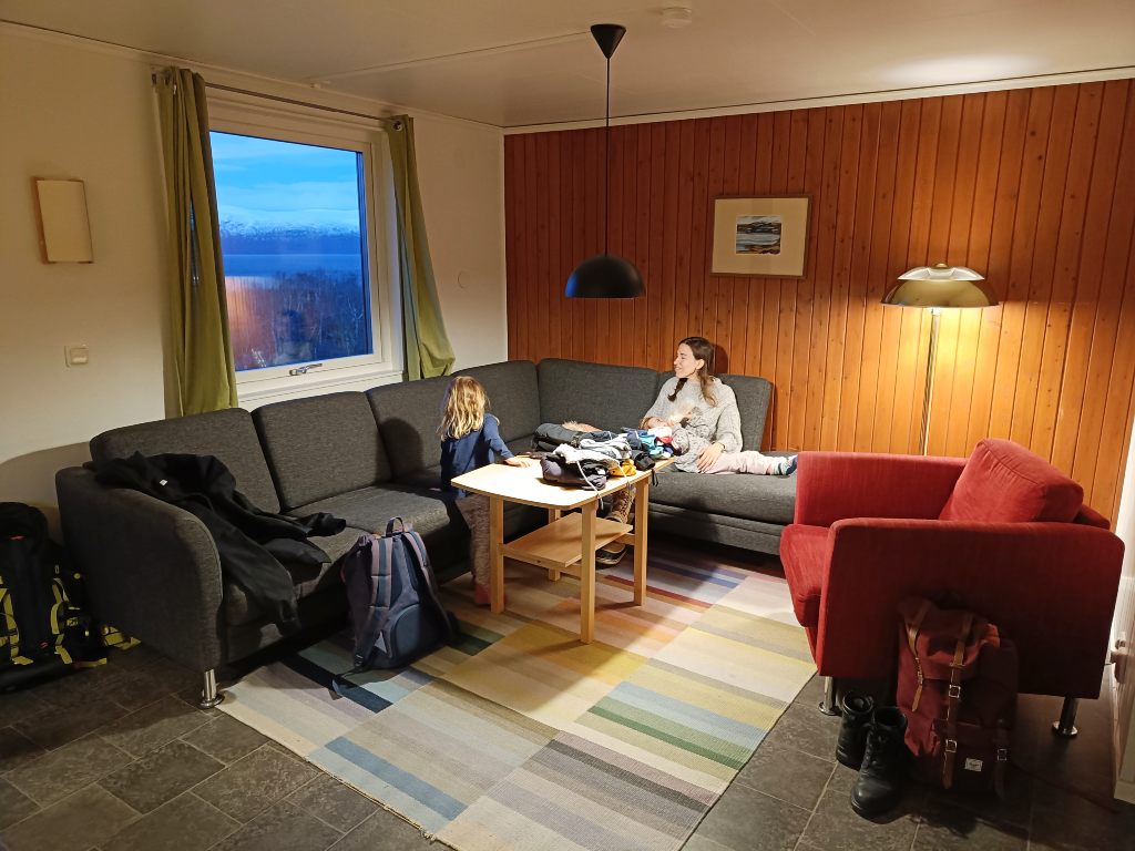 Casa en STF Abisko Turiststation con vistas al lago Torneträsk.