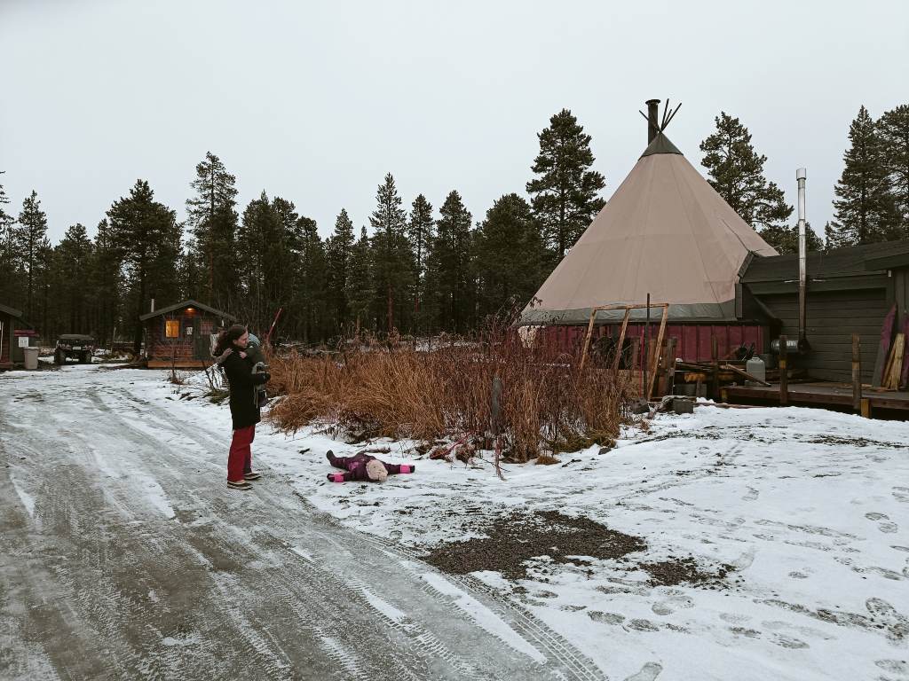 Lavvu tradicional sami en Jukkasjärvi.
