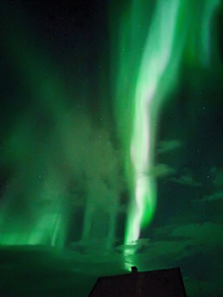 Vista de la aurora boreal a finales de octubre en Abisko.