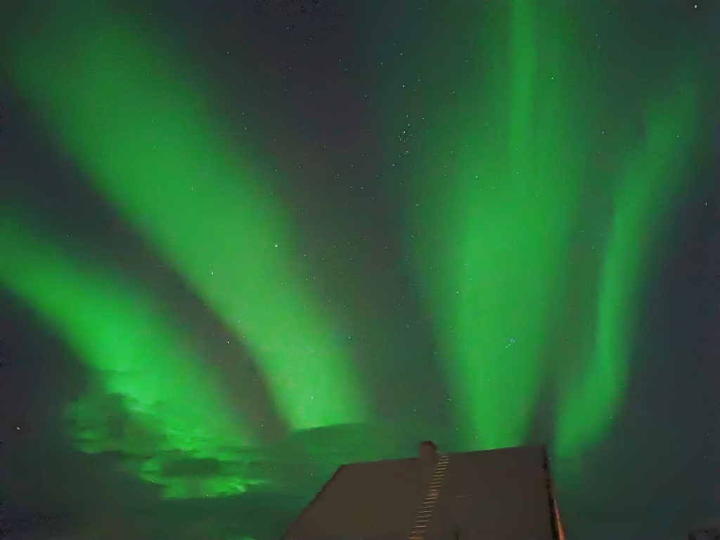 Dónde ver auroras boreales en Suecia y consejos reales.