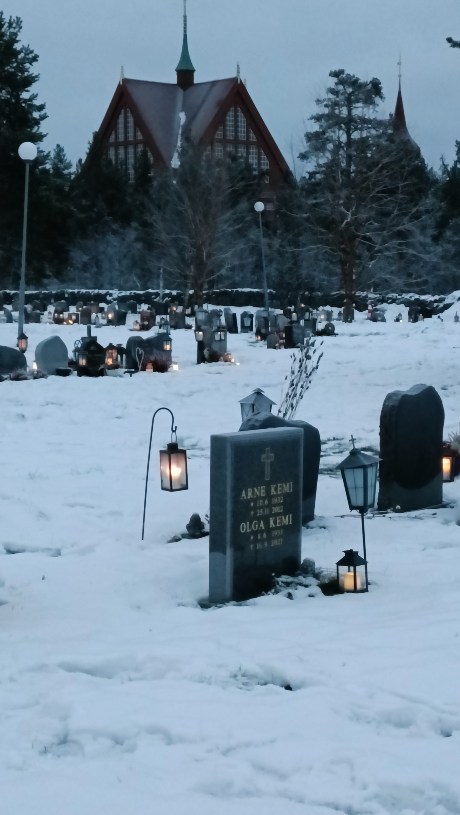 Visita de la Iglesia de Kiruna con el mejor seguro de viaje a Suecia.
