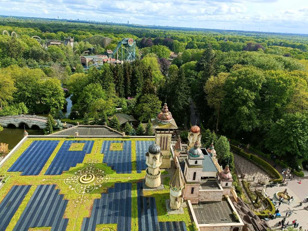 Visitar Efteling y disfrutar de las vistas panorámicas desde la Pagoda.